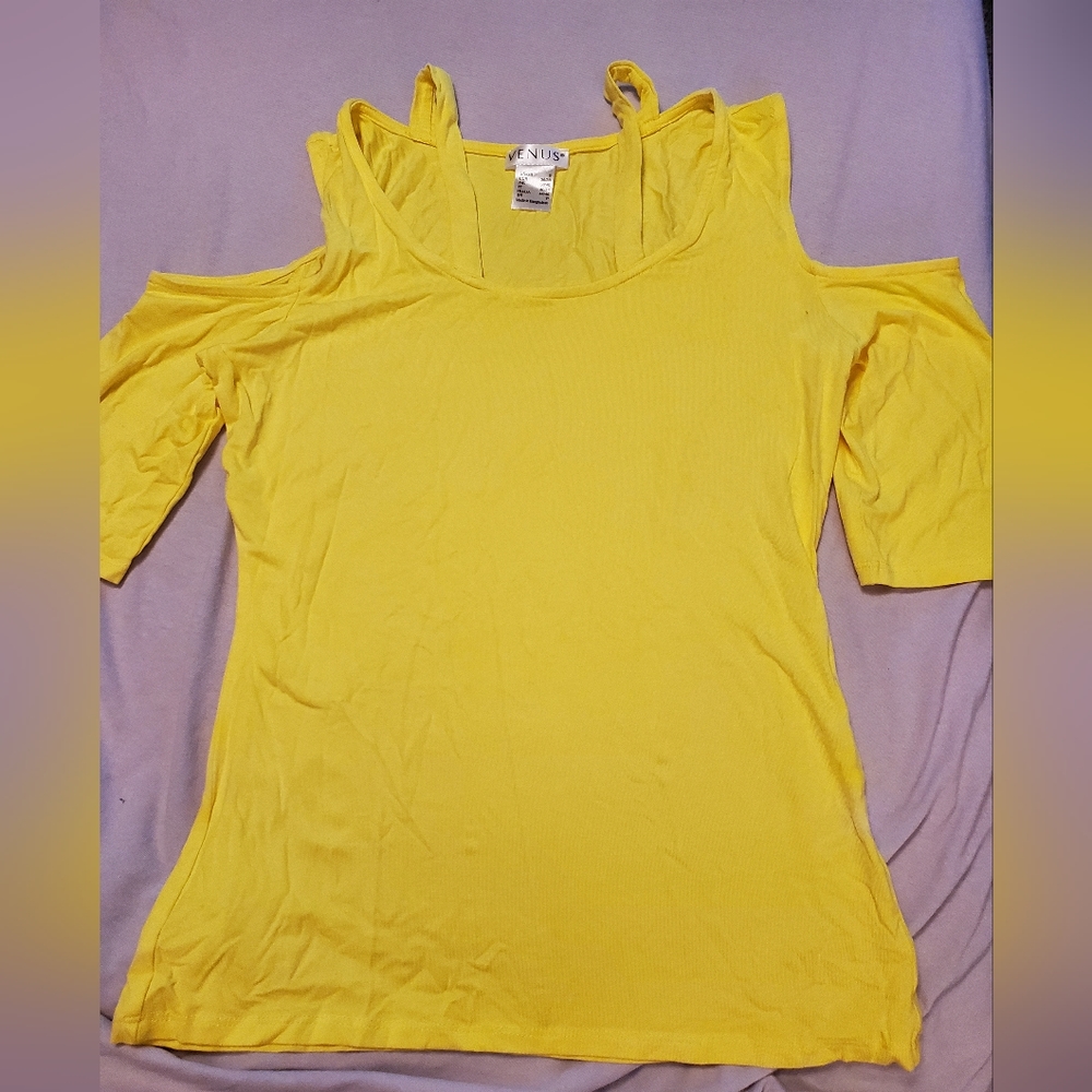 Cold shoulder tee - Picture 2 of 5